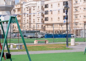 شقة بغرفة معيشة وغرفتين نوم 