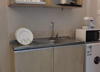 شقة بغرفتين نوم وأثاث مريح