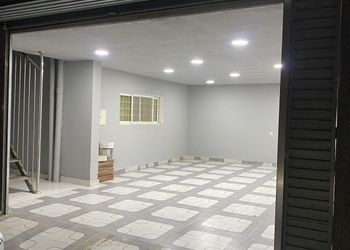 استديو بأثاث مريح وبسيط 