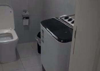 شقة أنيقة بصالة واربع غرف نوم 