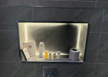 استديو بسرير ماستر وجلسة جانبية 