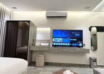 استديو بسرير ماستر وجلسة جانبية