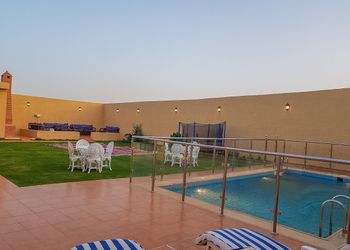 شاليه بمسطح اخضر