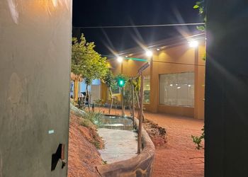 شاليه بمجالس انيقه وواسعه