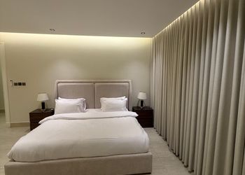 شقة بغرفتين نوم وصالة 