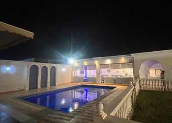 شالية بمجلس وغرفتين نوم 