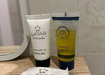 شقة بغرفة نوم وصالة مريحة 