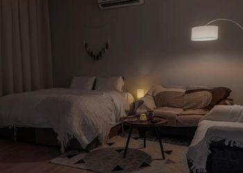 استديو بسرير ماستر وجلسة جانبية 