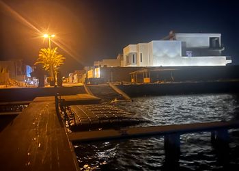 شاليه مطل على البحر و 4 غرف نوم