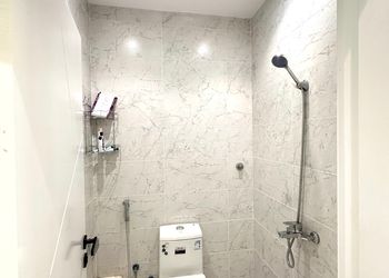 استديو بأثاث مريح وبسيط 