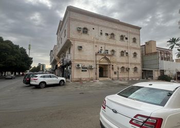 استديو هادئ بأثاث مريح