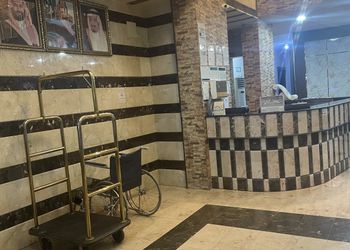 شقة بصالة وغرفتين نوم