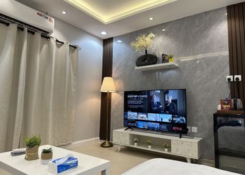 استديو بدخول ذاتي ومدخل جانبي 
