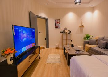 استديو بدخول ذاتي وموقع مميز