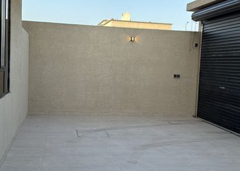 استديو بسرير ماستر وجلسة جانبية