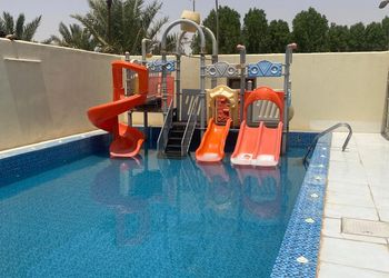 شاليه بمسبح وألعاب مائية