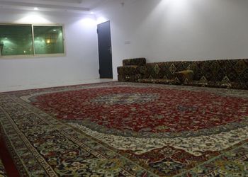 استراحة بمسطح اخضر وألعاب أطفال