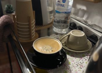 استديو باثاث مريح وبسيط 