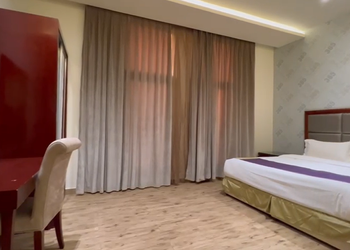 شاليه بمسبح العاب مائية وجلسة 