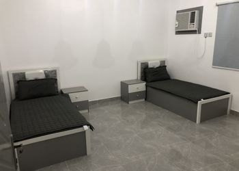 شاليه بجلسة خارجية والعاب اطفال