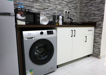 استديو بسرير ماستر وجلسه جانبيه
