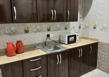 شاليه بمسبح خارجي وجلسة خارجية