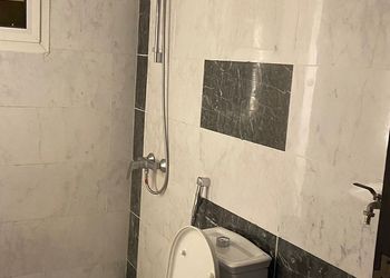 استديو بسرير ماستر وجلسة جانبية 