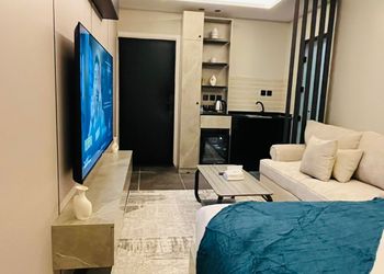 استديو هادئ بسرير ماستر