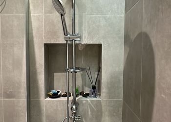 استديو بدخول ذاتي وسرير مريح 