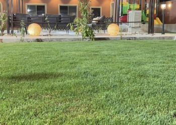 شاليه بمسبح وألعاب مائية