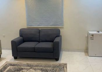 شقة بغرفة معيشة وغرفة نوم 