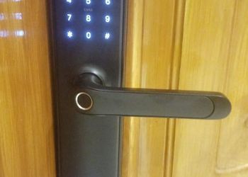 شقة بغرفة نوم وصالة مريحة 