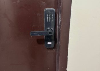 استديو باثاث مريح وبسيط