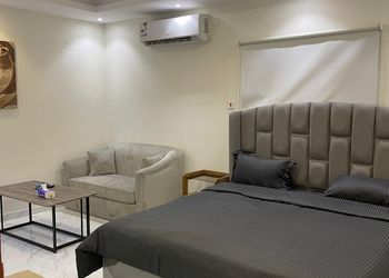 استديو بدخول ذاتي وسرير ماستر
