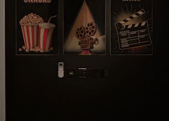 استديو بغرفة سينما و دخول ذاتي 