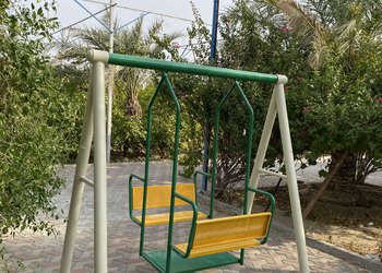 شاليه بجلسات خارجية وألعاب اطفال
