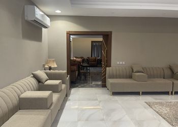 استراحة بمسطح اخضر وجلسه خارجيه