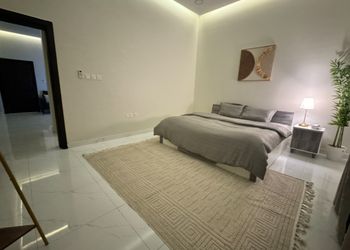شقة بتصميم أنيق ودخول ذاتي
