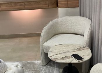 استديو بأثاث مريح وبسيط 