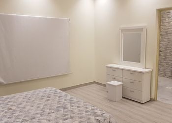 شاليه بألعاب مائية ومسطح اخضر