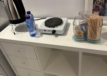 استديو بسرير ماستر وجلسة جانبية 
