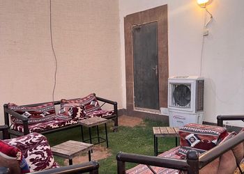 شاليه بمجالس ومسبح