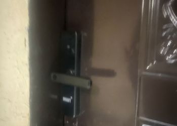 استديو بأثاث مريح وبسيط 