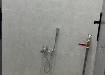 استديو بسرير ماستر وجلسة جانبية