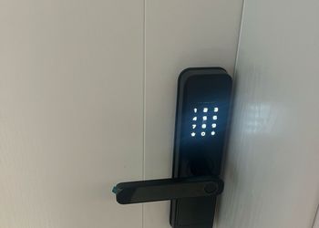 شقة انيقة بغرفتين نوم وصالة