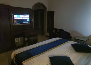 غرفه انيقه بسرير ماستر 