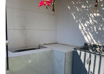 شاليه بجلسة خارجية ومسبح 