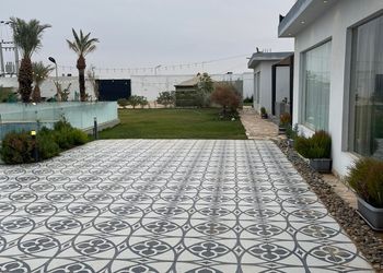 استراحة بمسطح اخضر ومجالس