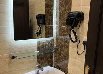 شقة بصالة وغرف نوم