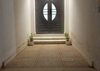 استديو هادئ بدخول ذاتي 